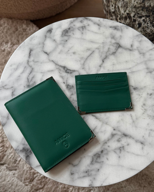 passport holder green