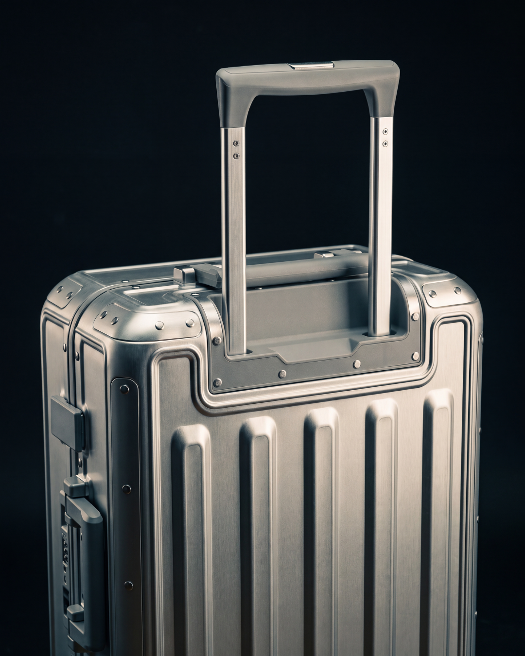TSA locks, flush in the frame